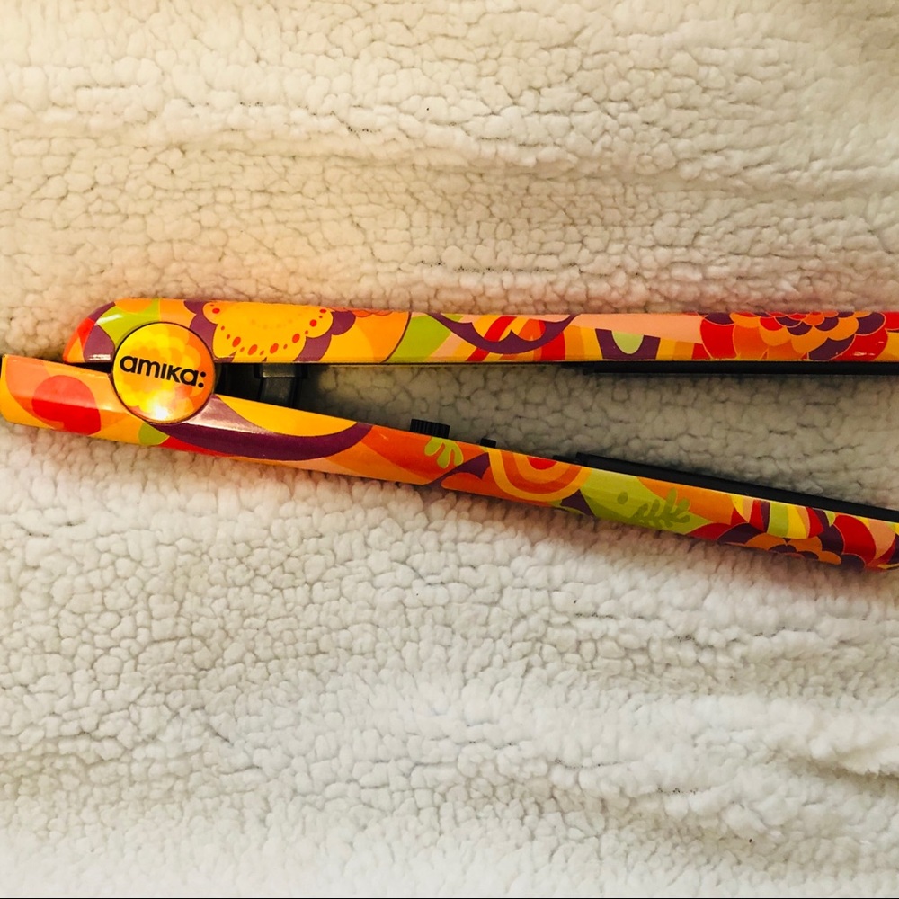 Amika Flat Iron